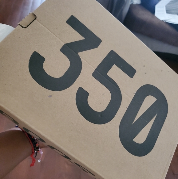 Adidas/Yeezy Boost 350 V2 .. Beluga RF/Steeple Grey/ Solar Red *size 7 - Picture 3 of 4